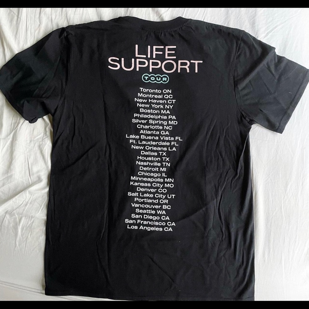 Madison Beer Life Support Tour Tshirt in sz Large - Picture 4 of 4